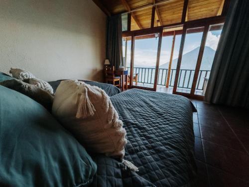 Gallery image of Loma de Atitlan Wellness Retreat All Inclusive Stays in Tzununá