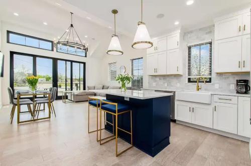 Фотография из галереи Jungle Luna by Jungle House Walkable to High Street Downtown & Short North Near Nationwide Arena OSU & Convention Center Garage Parking 5 800 Reviews в городе Milo