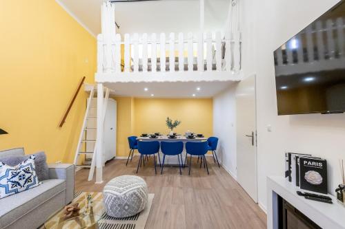 Family Apartment with elevated King-Size Loft Bed l Walk to City Centre