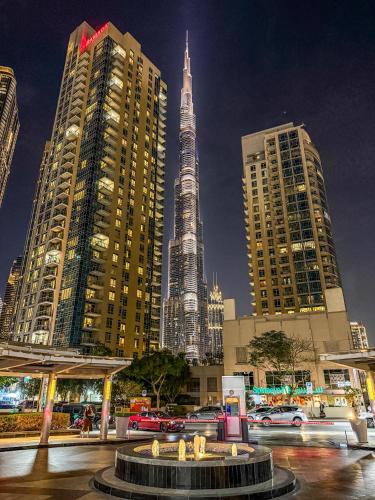 Luxury 1BR, Long Stays & Walk to Burj Khalifa, High Speed Internet