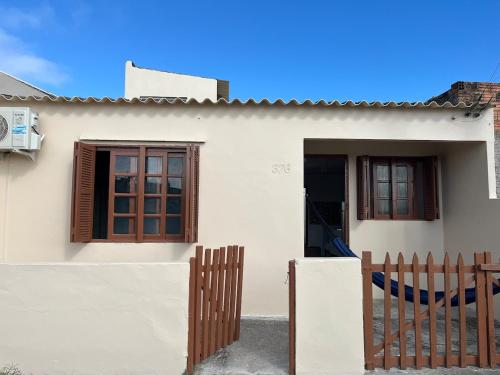 Das Gebäude in dem sich das Ferienhaus befindet