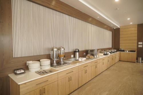 Принадлежности для чая и кофе в Resort K Sea View Mandarmoni