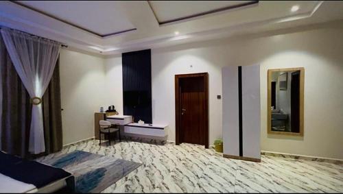 Φωτογραφία από το άλμπουμ του Flora By Bibaley Hotel στην Kaduna