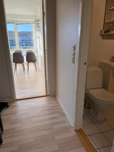 Koupelna v ubytování 2 bedroom apartment in the heart of Randers