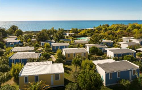 Awesome Home In Novigrad With Swimming Pool
