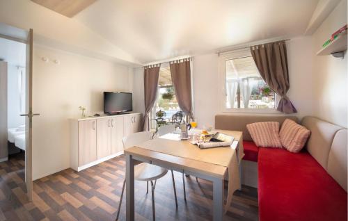 Awesome Home In Novigrad With Swimming Pool