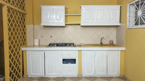 Kuchyň nebo kuchyňský kout v ubytování Auberge Relais 120