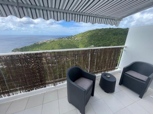 Fotografie z fotogalerie ubytování Élégant T2 avec vue sur la mer des Caraïbes v destinaci Schoelcher