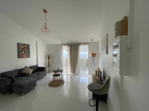 Fotografie z fotogalerie ubytování Élégant T2 avec vue sur la mer des Caraïbes v destinaci Schoelcher