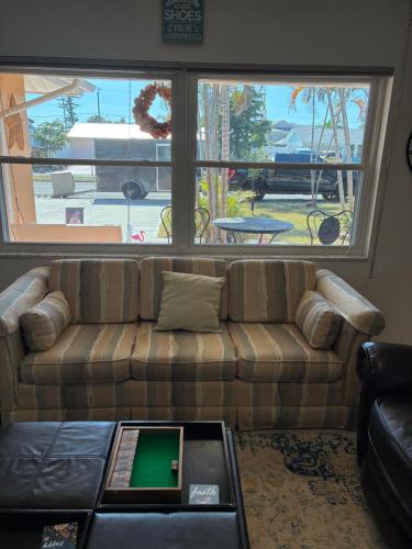 Posezení v ubytování The Beach House Escape