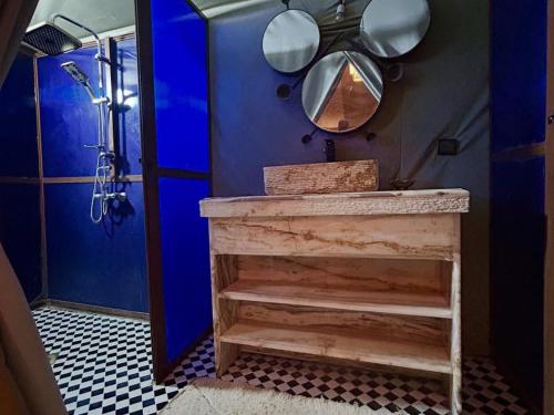 Un baño de Hayati Desert Luxury Camp