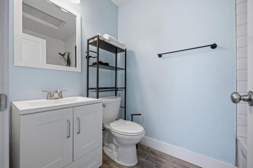 Koupelna v ubytování Comfort Boho Escape! Central Columbus