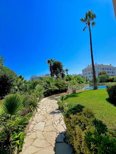 Superbe appartement Climatisé avec Piscine, Terrasse et Parking Privé - Proche Promenade des Anglais
