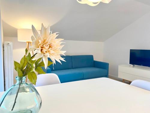 TV a/nebo společenská místnost v ubytování Feine FeWo im DG am Tegernsee