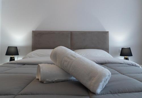 Couple's Spacious Apartment near City Center