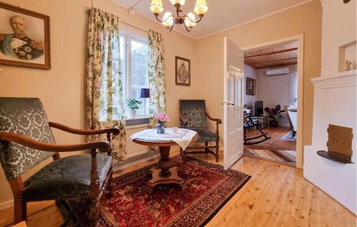 Posezení v ubytování 3 Bedroom Amazing Home In Broaryd