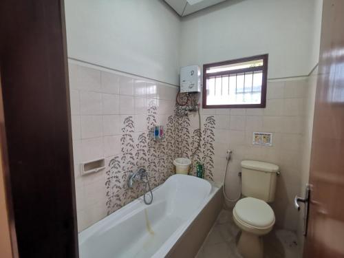 Koupelna v ubytování Villa Graha Permata 1