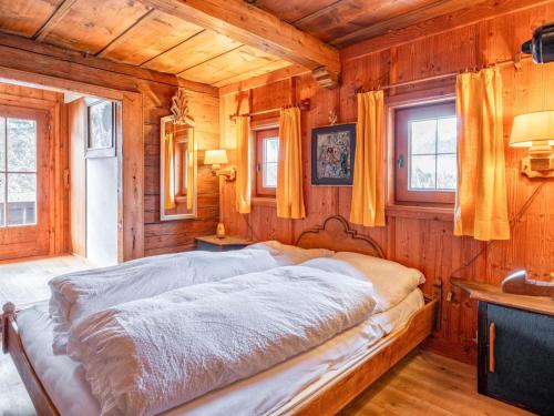 Una cama o camas en una habitación de Kupferhäusl