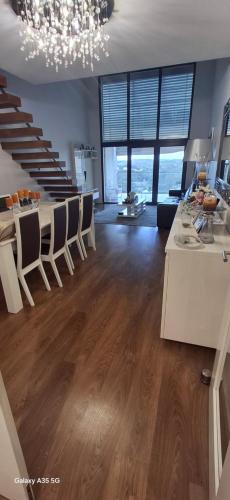 Fotografie z fotogalerie ubytování DILSHADZ DREAMZ LUXURY home v destinaci Amora