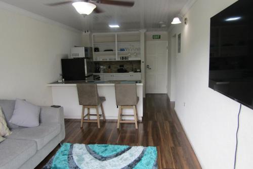 Virtuvė arba virtuvėlė apgyvendinimo įstaigoje 202 Batts Rock Beach Condos