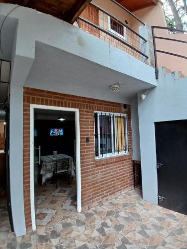 Το κτήριο όπου στεγάζεται  η παραθεριστική κατοικία