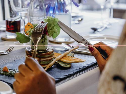 Φαγητό σε αυτό το ξενοδοχείο ή κάπου εκεί κοντά