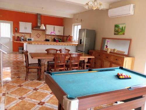 Kuchyň nebo kuchyňský kout v ubytování Villa Bella avec piscine chauffée Plaine des Cafres