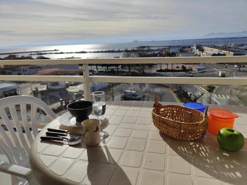 Ubicación ideal en Roses, frente al puerto - ES-258-56