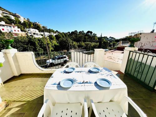 Casa en Roses: Terraza, Jardín, Parking - ES-258-170