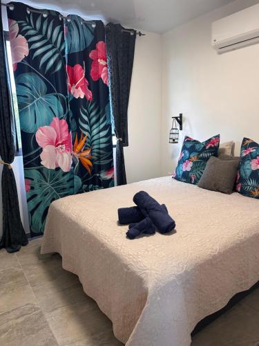 Postel nebo postele na pokoji v ubytování Heikauiki home