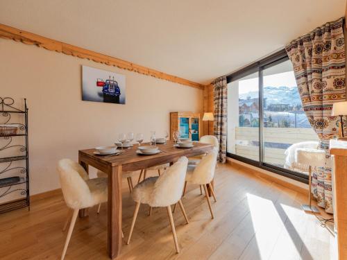Chalet cosy avec balcon aux Belleville - FR-1-613B-53