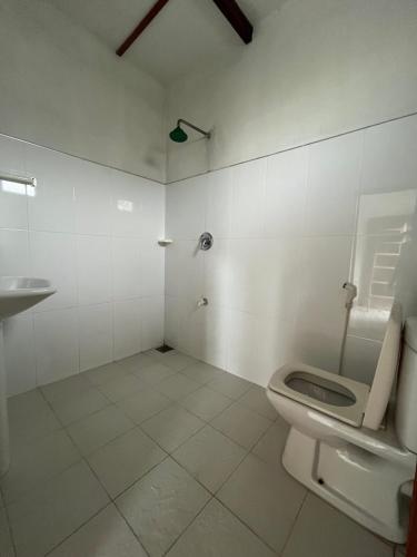 Ένα μπάνιο στο Vidara Guest House