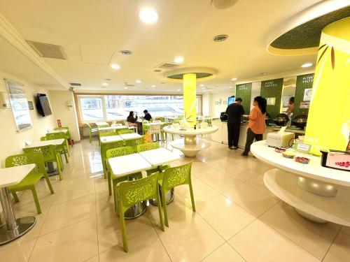 Un restaurant sau alt loc unde se poate mânca la Kiwi Express Hotel - Zhong Zheng Branch