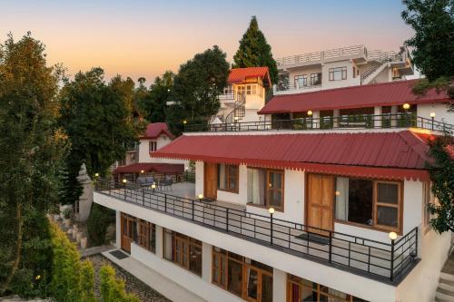 Tòa nhà nơi khách sạn tọa lạc