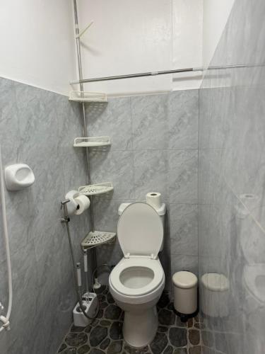 Et badeværelse på Isla Pahulay Apartments