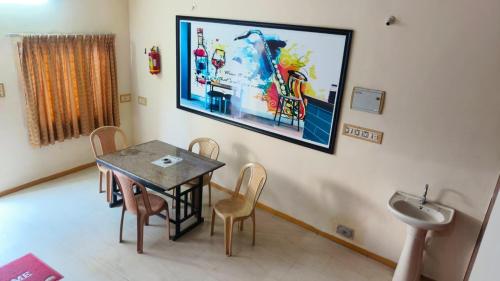 Khu vực ghế ngồi tại DPD Beach Hotel