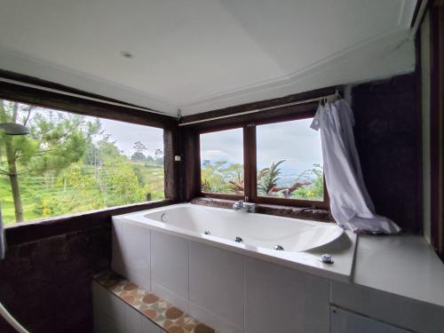 Fotografie z fotogalerie ubytování Forest Resort Lembang v destinaci Bongkar 2