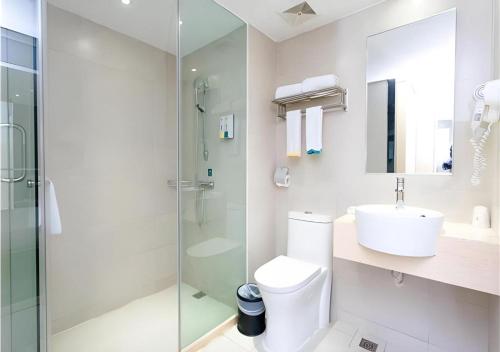 Ένα μπάνιο στο City Comfort Inn Jiangmen Xinhui Xiangshan Park