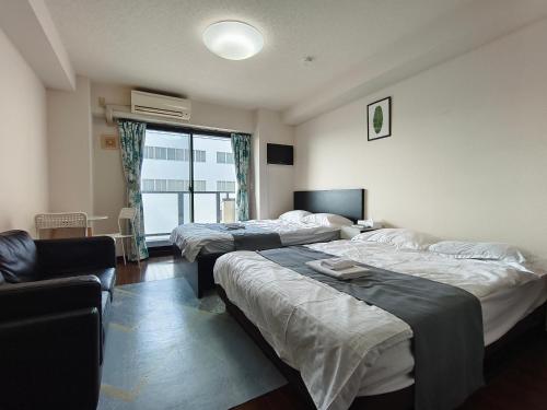 Apartments in the Namba area with airport bus and railway access