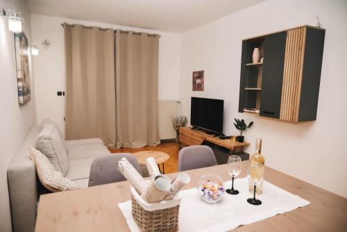 Apartments Mihael and Melani