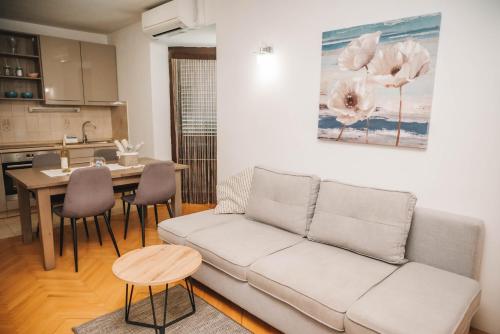 Apartments Mihael and Melani