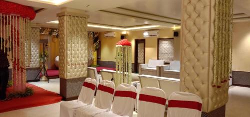 Χώρος καθιστικού στο HOTEL SAPTARSHI