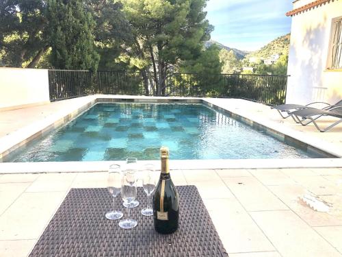 Grande villa proche plage avec piscine et Wi-Fi