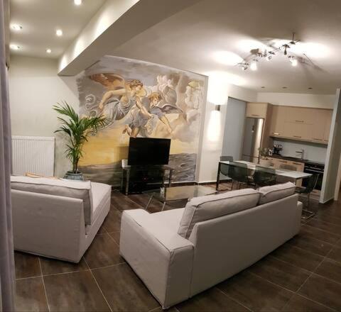 Фотография из галереи Kyra's Roof Terrace Flat в городе Mesochórion