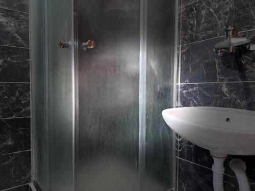 Koupelna v ubytování Vikendica Petrovic