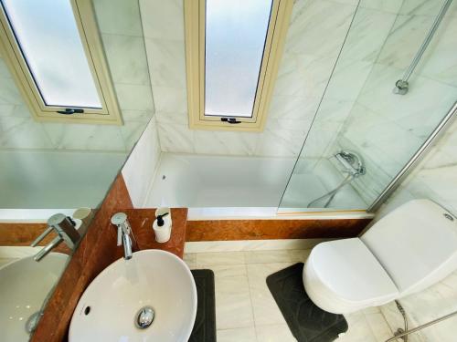 Ένα μπάνιο στο Sea view Penthouse Elysia park