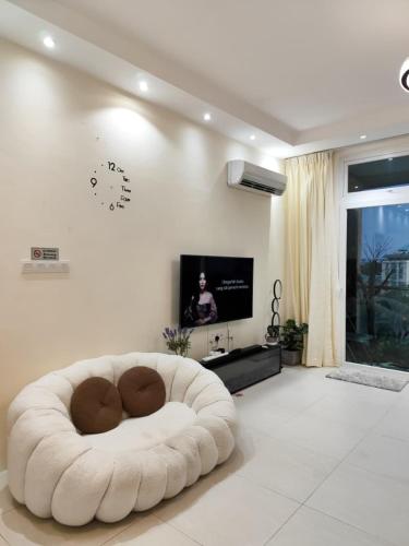 Телевизор и/или развлекательный центр в studio for 4PAX, Free WIFI, Riverine Diamond