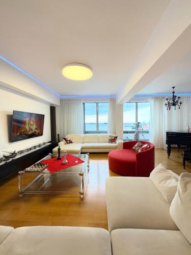 Premium Seafront Suite