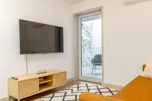 Modern 1BR Apartment - Brand New Bonjardim F