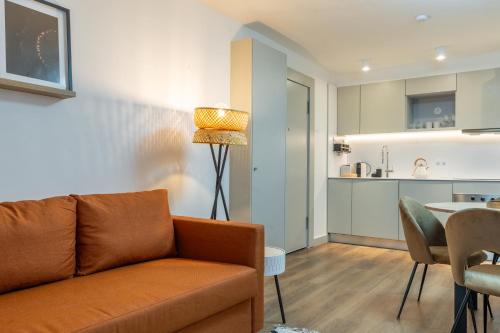 Modern 1BR Apartment - Brand New Bonjardim F